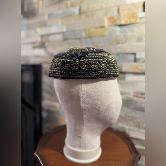Muslim Kufi Embroidered Black & Gold Topi Islamic Prayer Cap Alladin Arabic 58cm - Picture 2 of 4